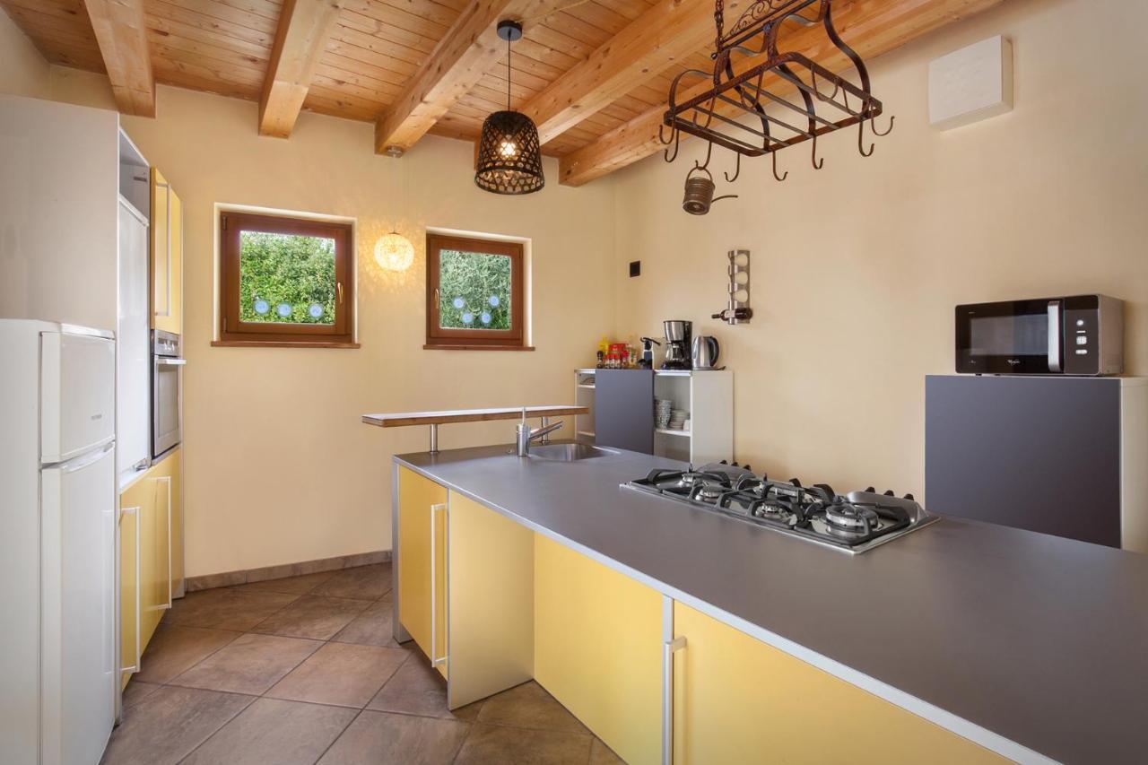 Villa Cipressi - Luxuri Lounge - Malcesine Eksteriør bilde