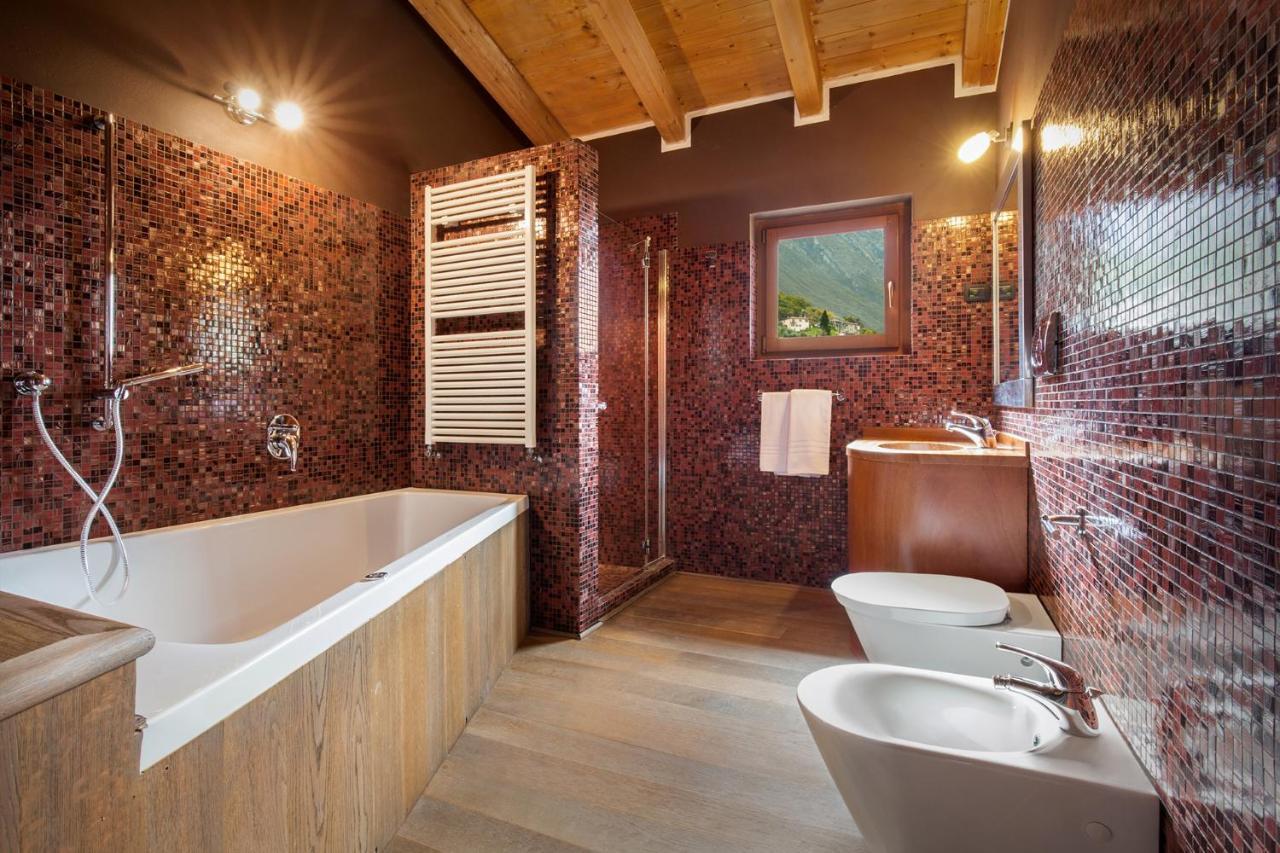 Villa Cipressi - Luxuri Lounge - Malcesine Eksteriør bilde