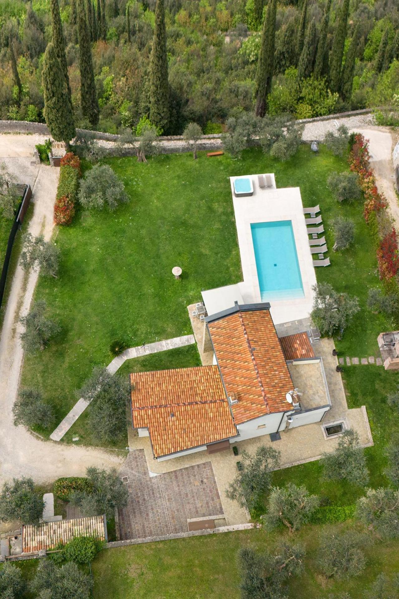 Villa Cipressi - Luxuri Lounge - Malcesine Eksteriør bilde