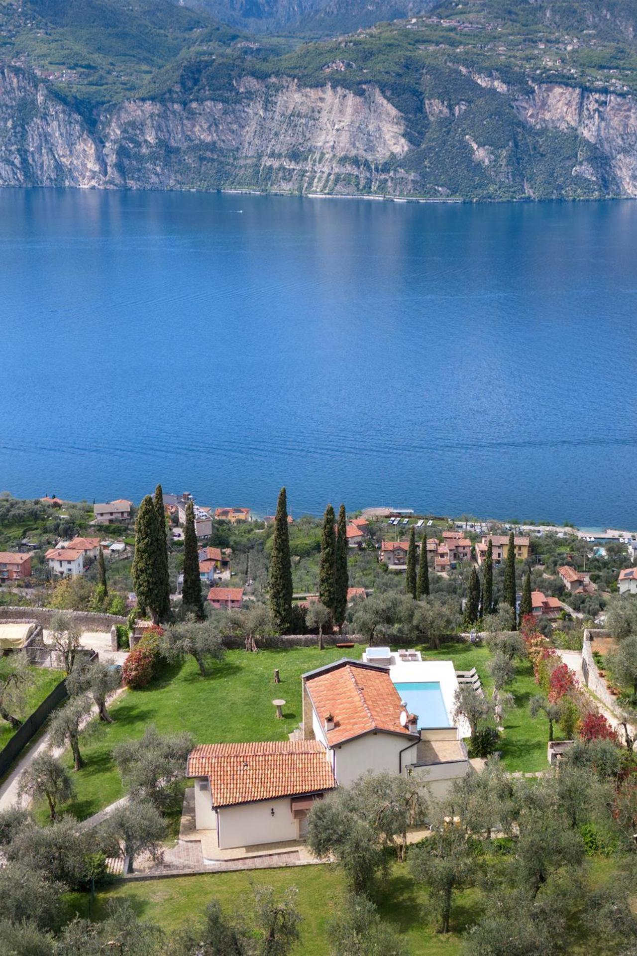 Villa Cipressi - Luxuri Lounge - Malcesine Eksteriør bilde