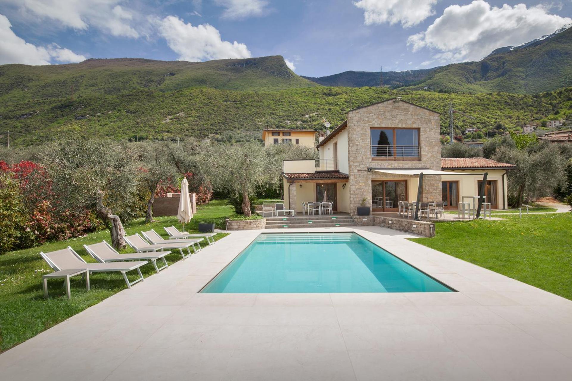 Villa Cipressi - Luxuri Lounge - Malcesine Eksteriør bilde