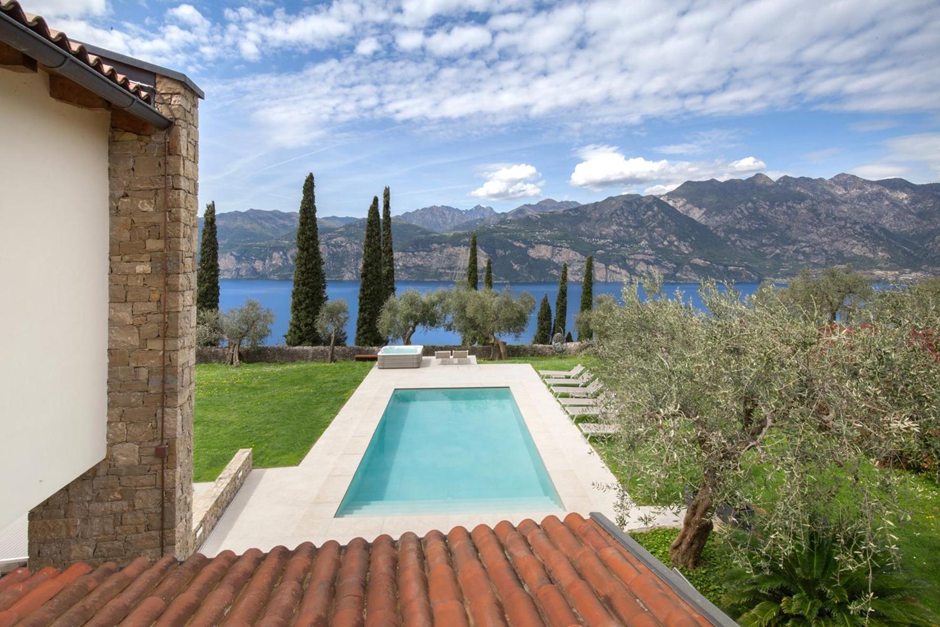 Villa Cipressi - Luxuri Lounge - Malcesine Eksteriør bilde